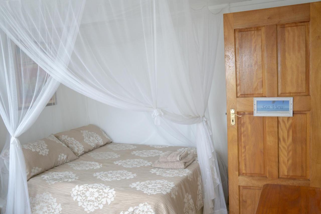 C-Mew Guest House Tofo Bagian luar foto